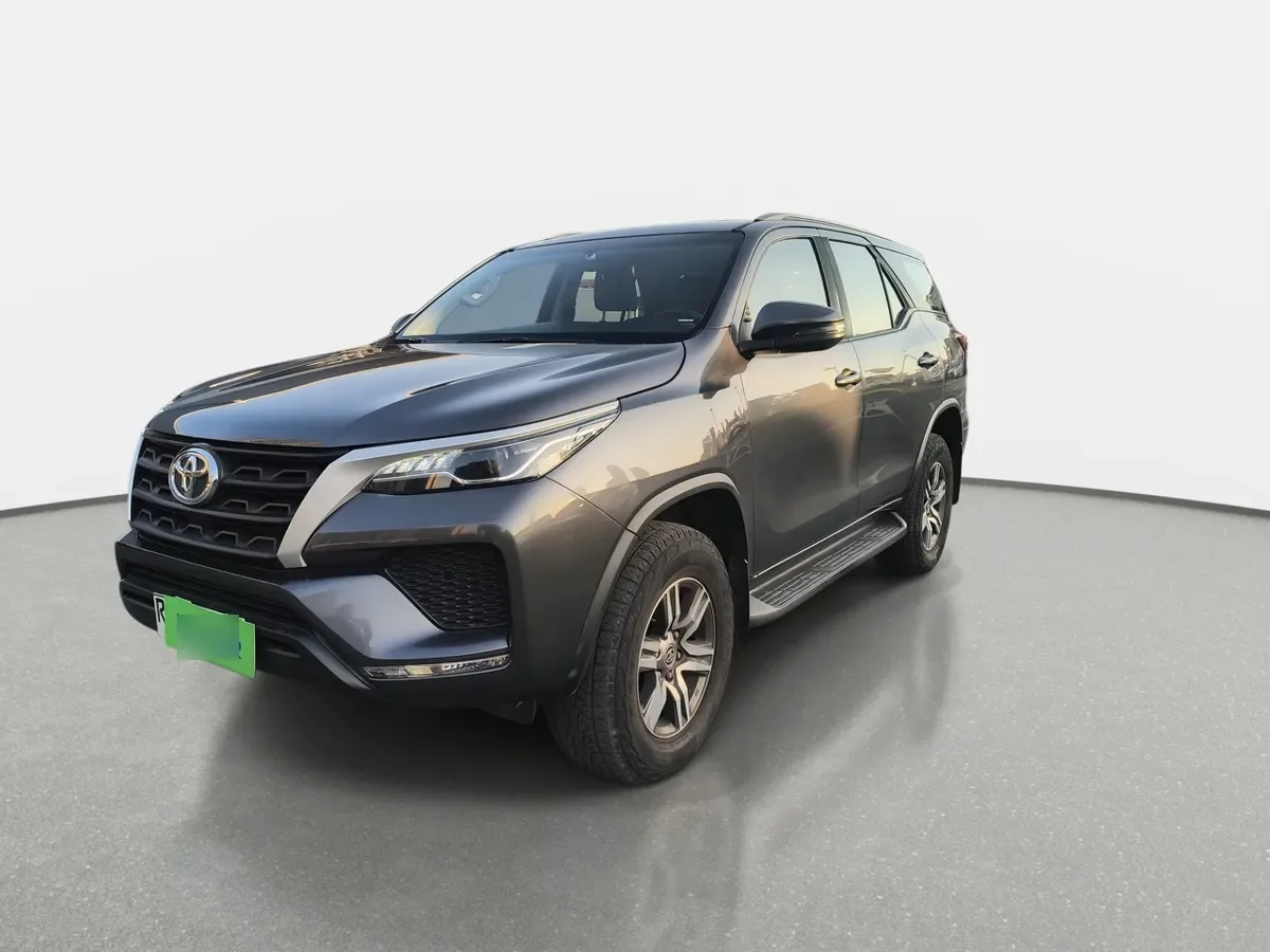 Toyota Fortunner 2.7 Sr5 4x2 At 5p año 2022