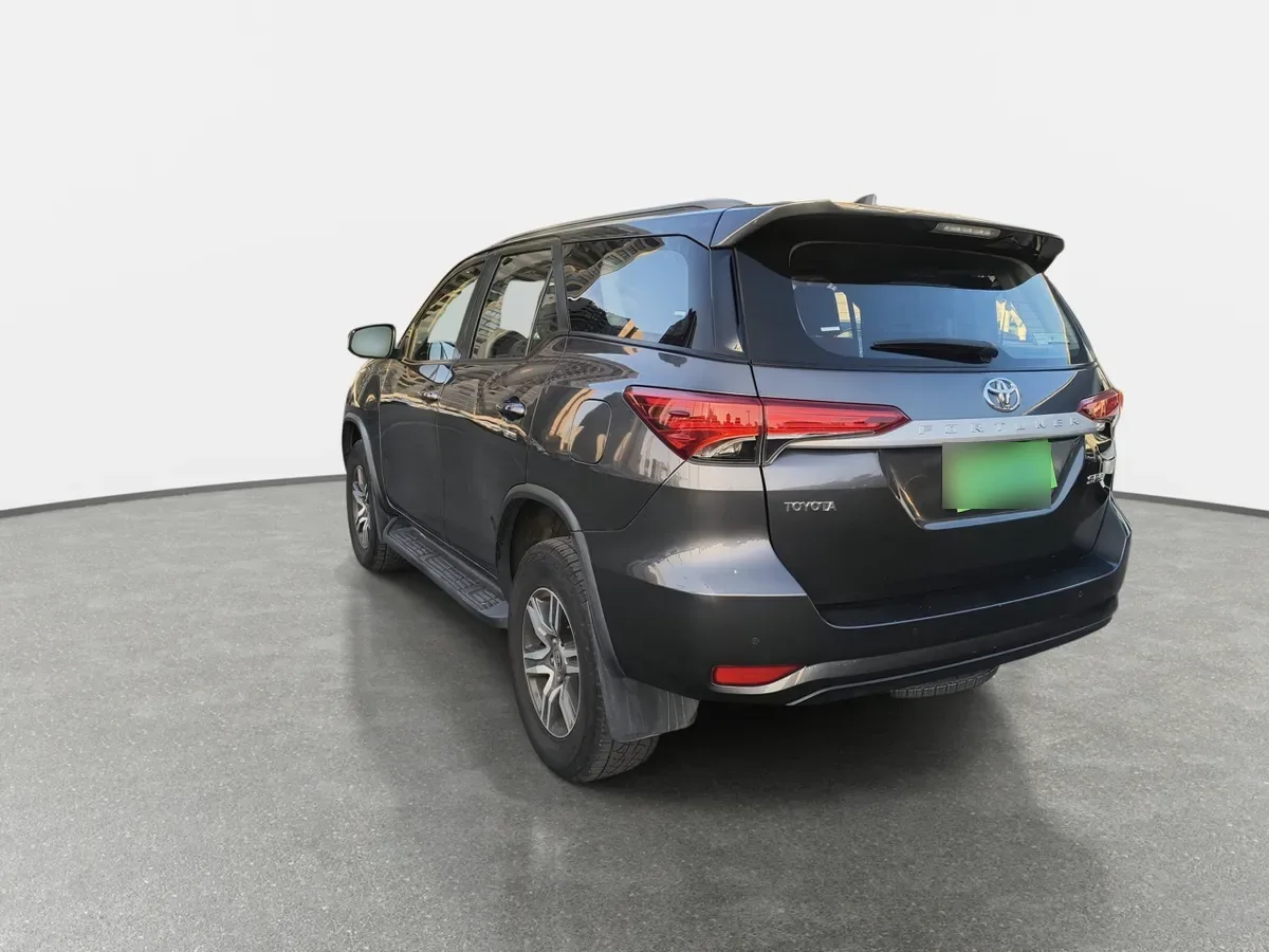 Toyota Fortunner 2.7 Sr5 4x2 At 5p año 2022