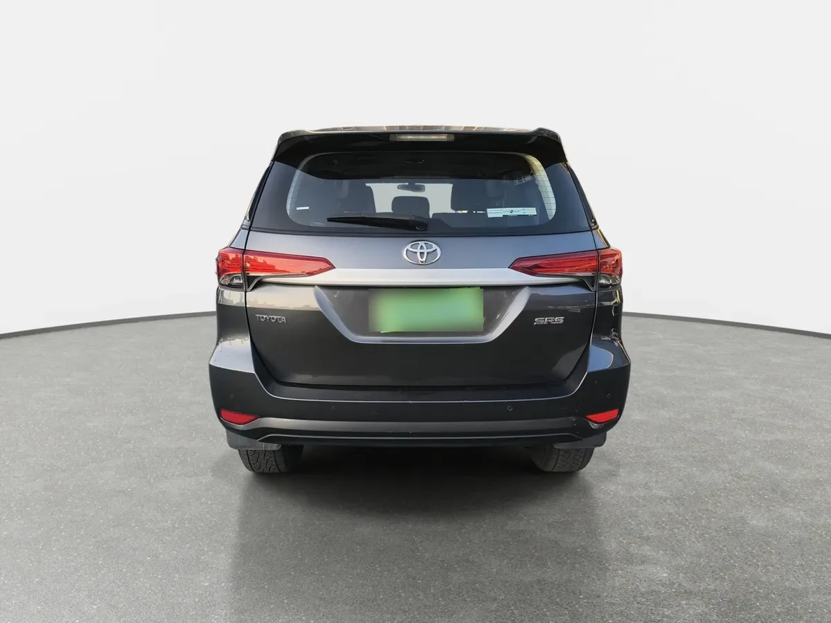 Toyota Fortunner 2.7 Sr5 4x2 At 5p año 2022