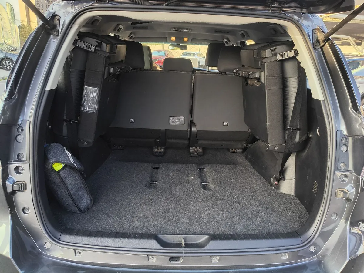 Toyota Fortunner 2.7 Sr5 4x2 At 5p año 2022
