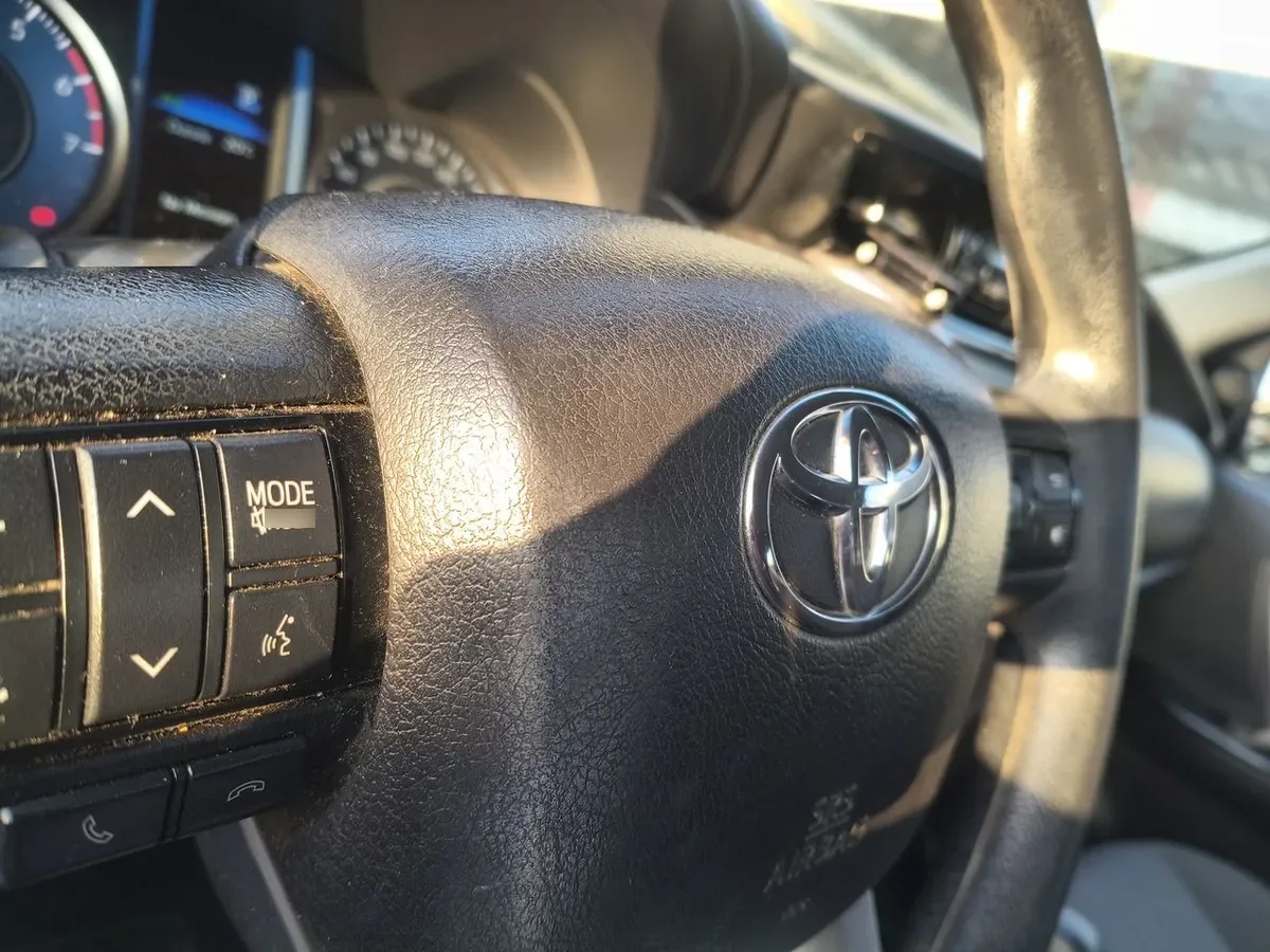 Toyota Fortunner 2.7 Sr5 4x2 At 5p año 2022