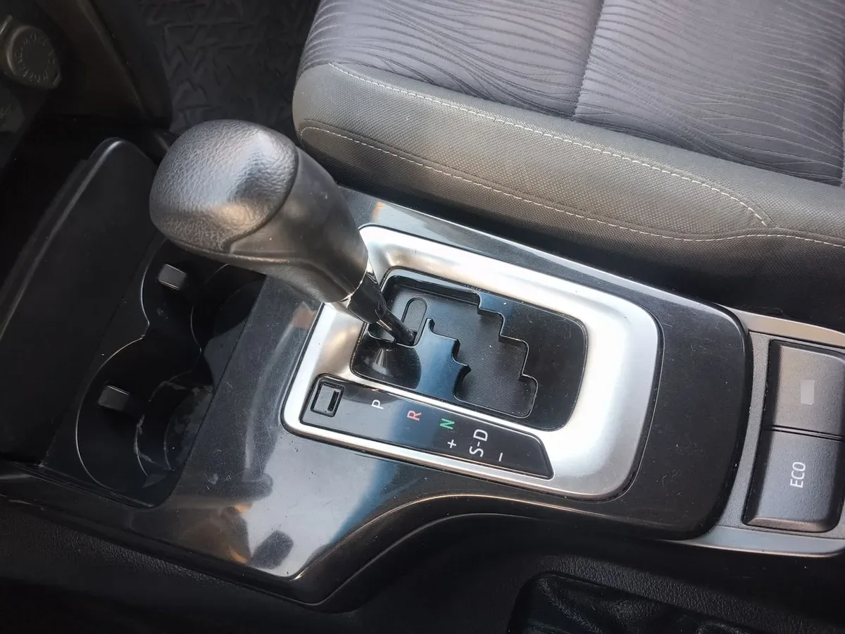 Toyota Fortunner 2.7 Sr5 4x2 At 5p año 2022