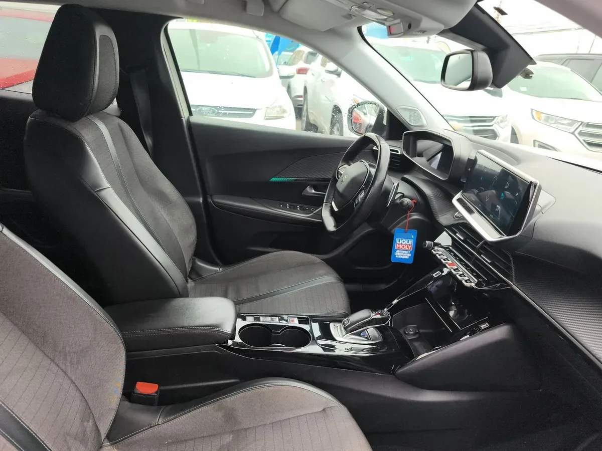 Peugeot 2008 1.2 Active Puretech 4x2 130 Eat8 5p año 2021