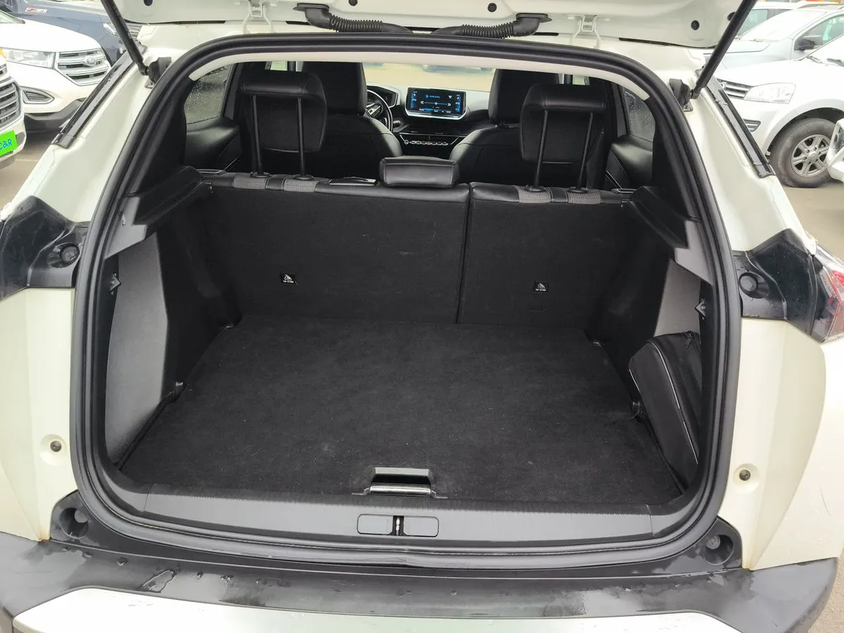 Peugeot 2008 1.2 Active Puretech 4x2 130 Eat8 5p año 2021