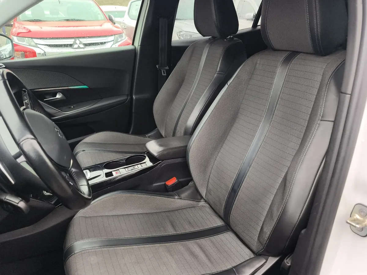 Peugeot 2008 1.2 Active Puretech 4x2 130 Eat8 5p año 2021