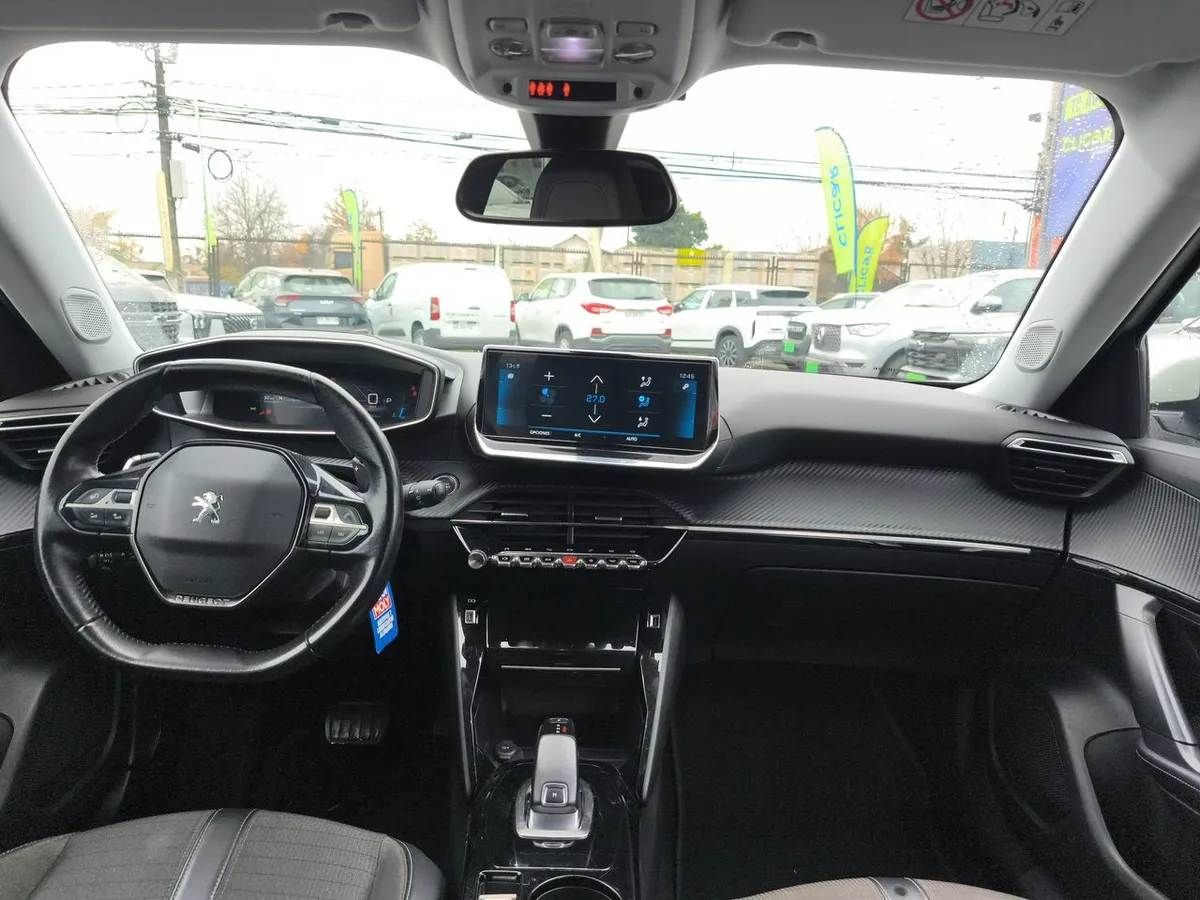 Peugeot 2008 1.2 Active Puretech 4x2 130 Eat8 5p año 2021
