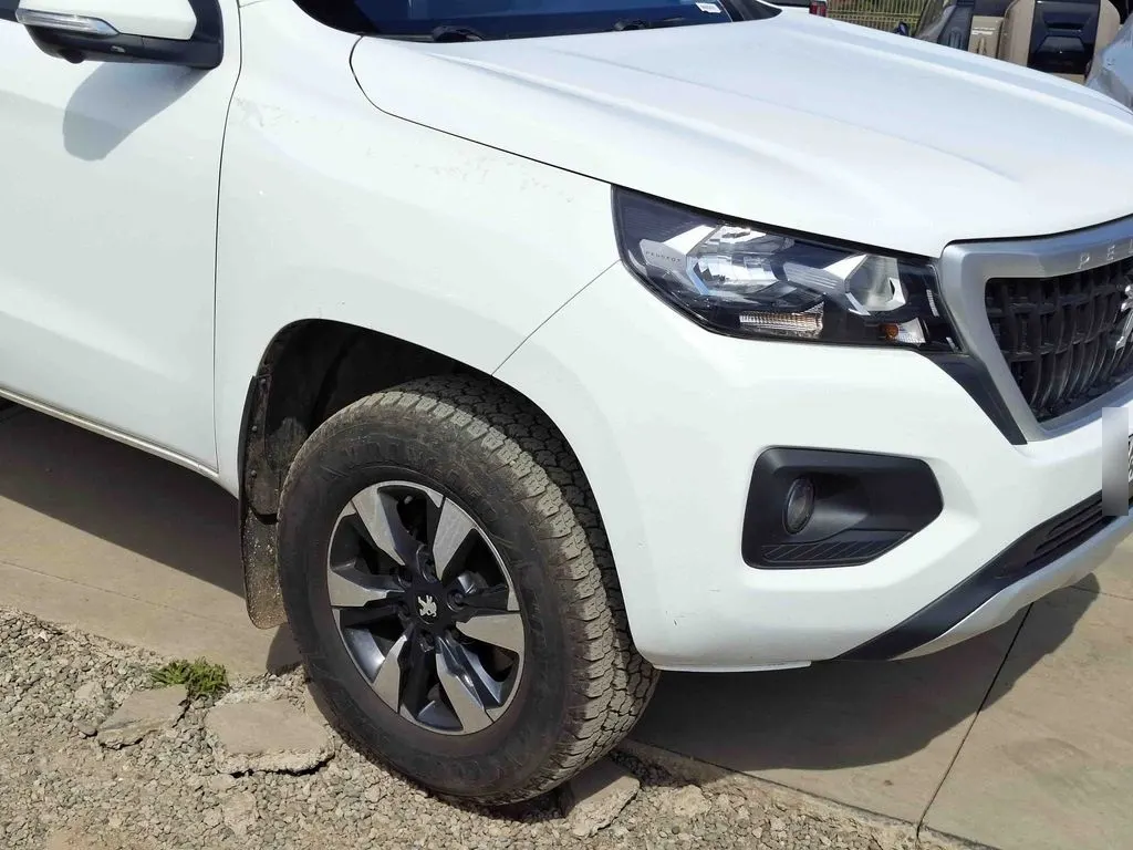 Peugeot Landtrek Active 4x4 año 2025