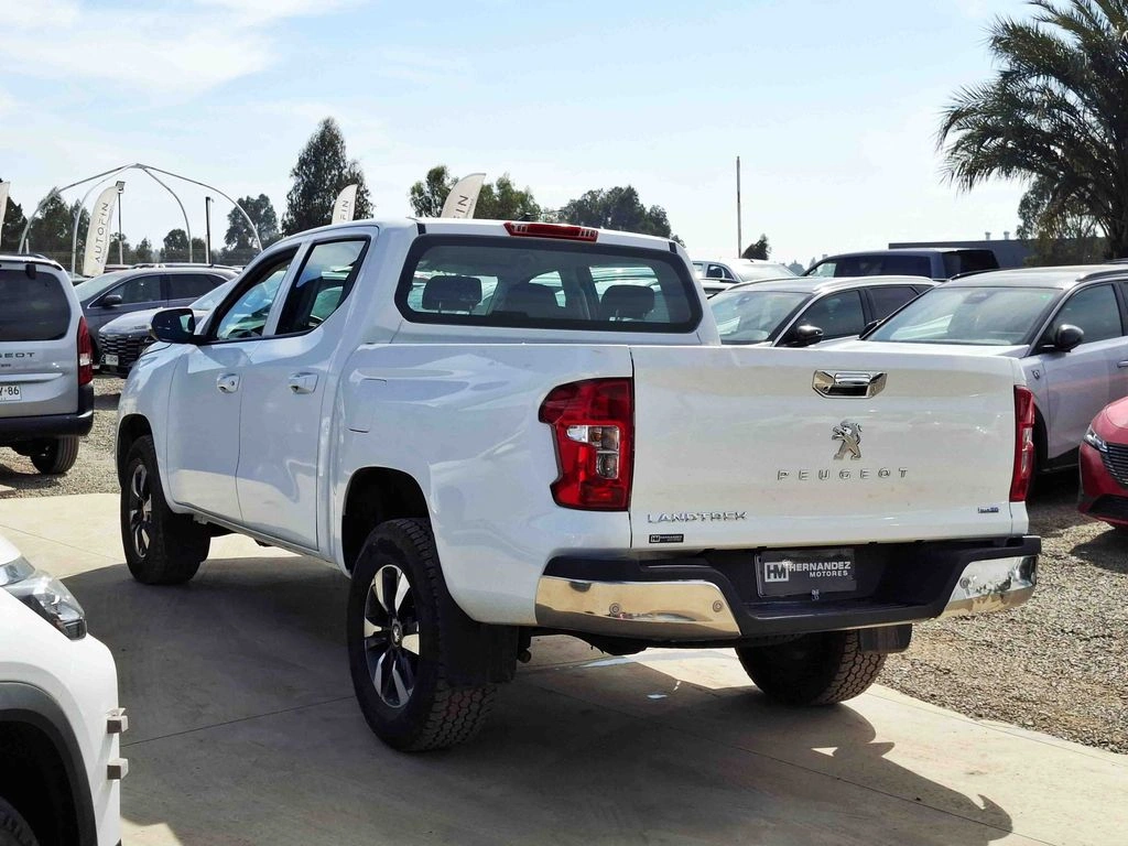 Peugeot Landtrek Active 4x4 año 2025