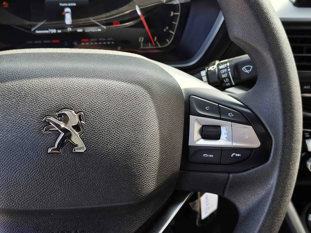 Peugeot Landtrek Active 4x4 año 2025