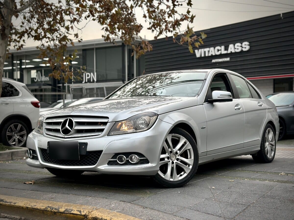 Mercedes-benz C180 Avantgard Blue Efficinecy año 2013