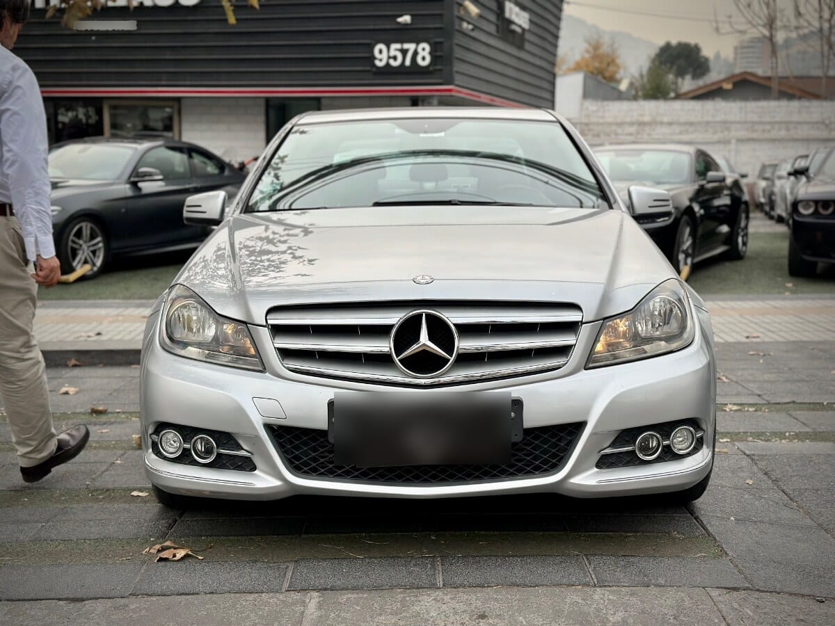 Mercedes-benz C180 Avantgard Blue Efficinecy año 2013