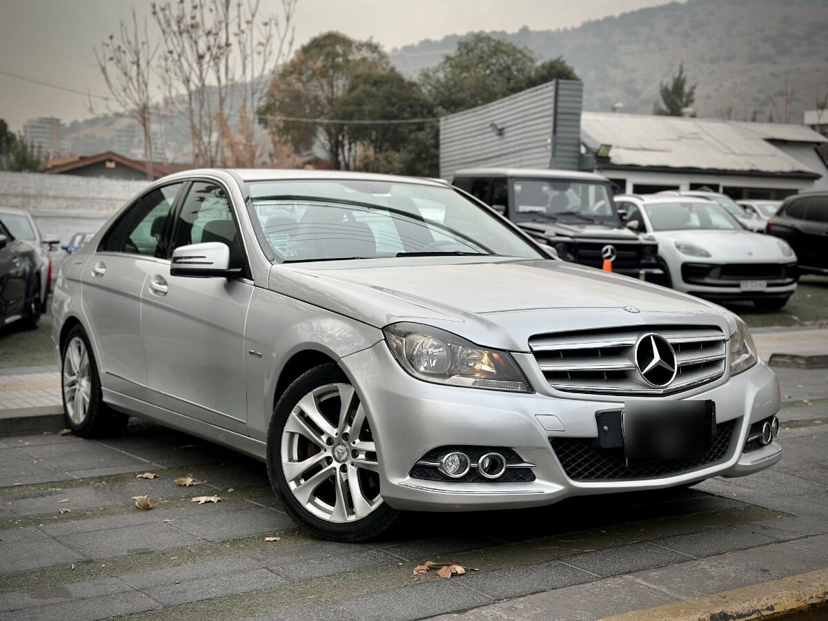 Mercedes-benz C180 Avantgard Blue Efficinecy año 2013