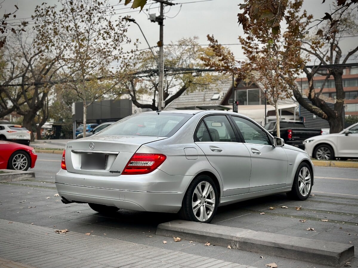 Mercedes-benz C180 Avantgard Blue Efficinecy año 2013