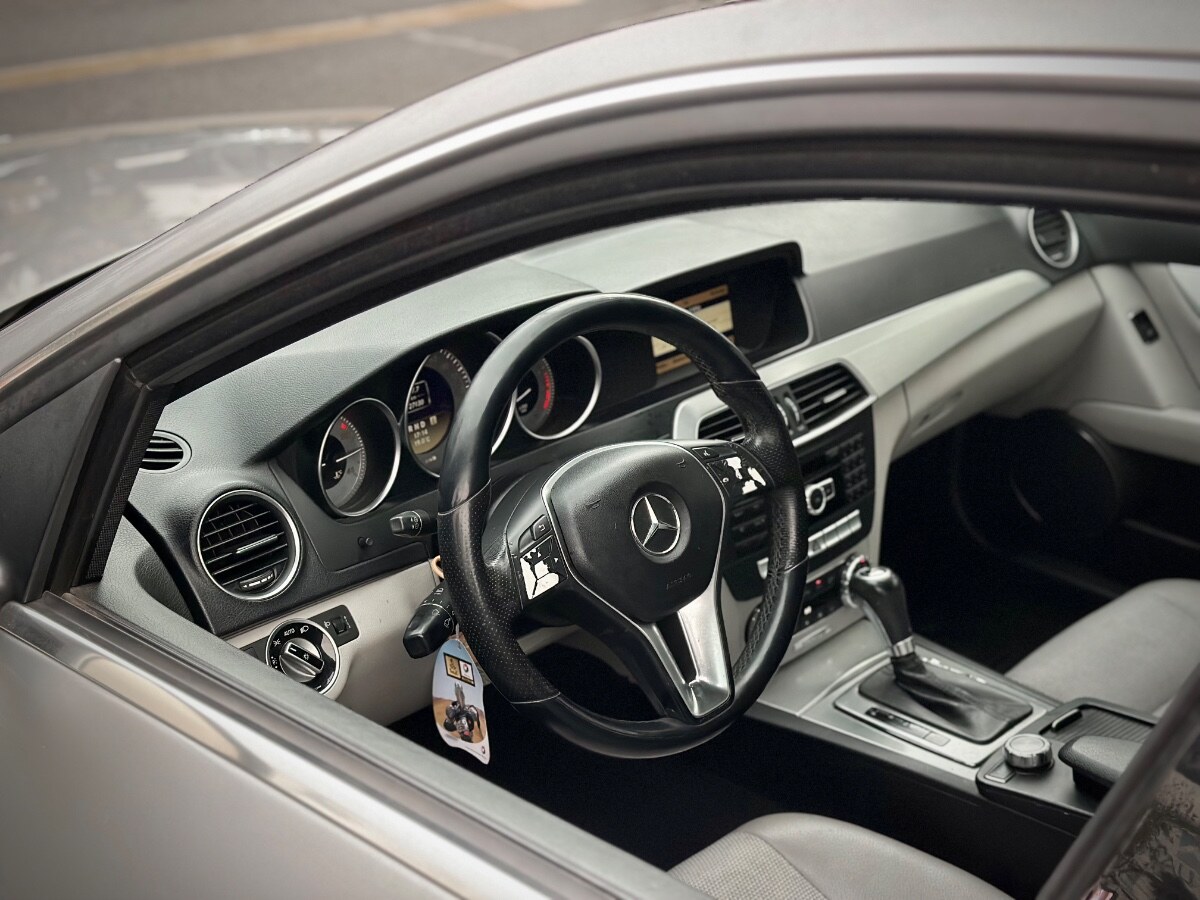 Mercedes-benz C180 Avantgard Blue Efficinecy año 2013