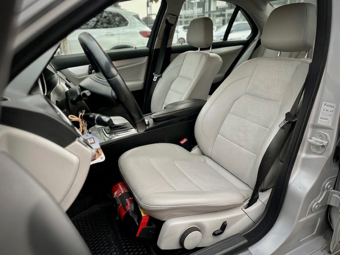 Mercedes-benz C180 Avantgard Blue Efficinecy año 2013