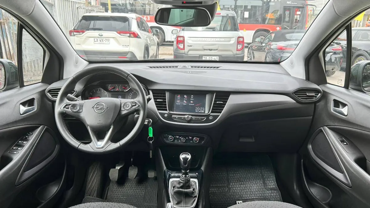 Opel Crossland 1.2 Mt año 2023