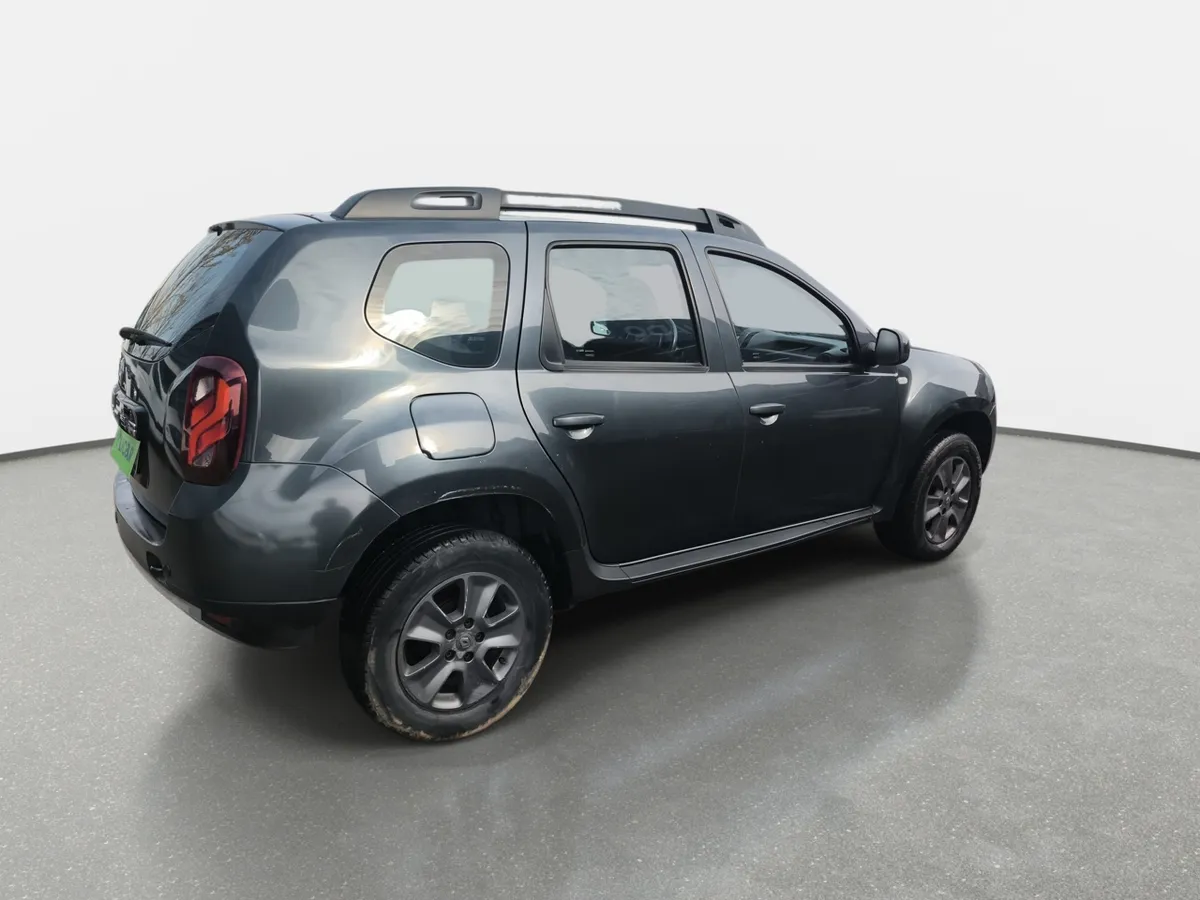 Renault Duster 1.6l Zen 4x2 Kit Outdoor 5mt 5p año 2018