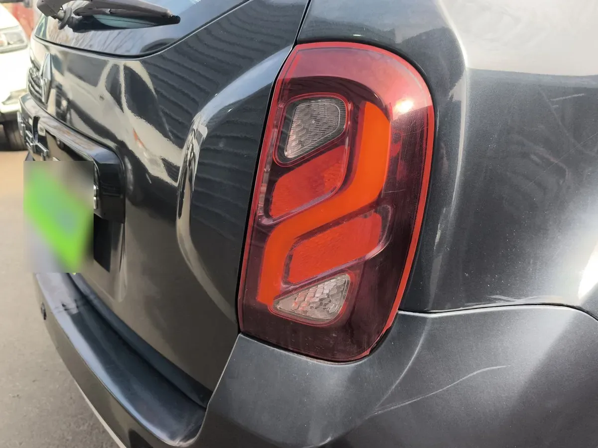 Renault Duster 1.6l Zen 4x2 Kit Outdoor 5mt 5p año 2018