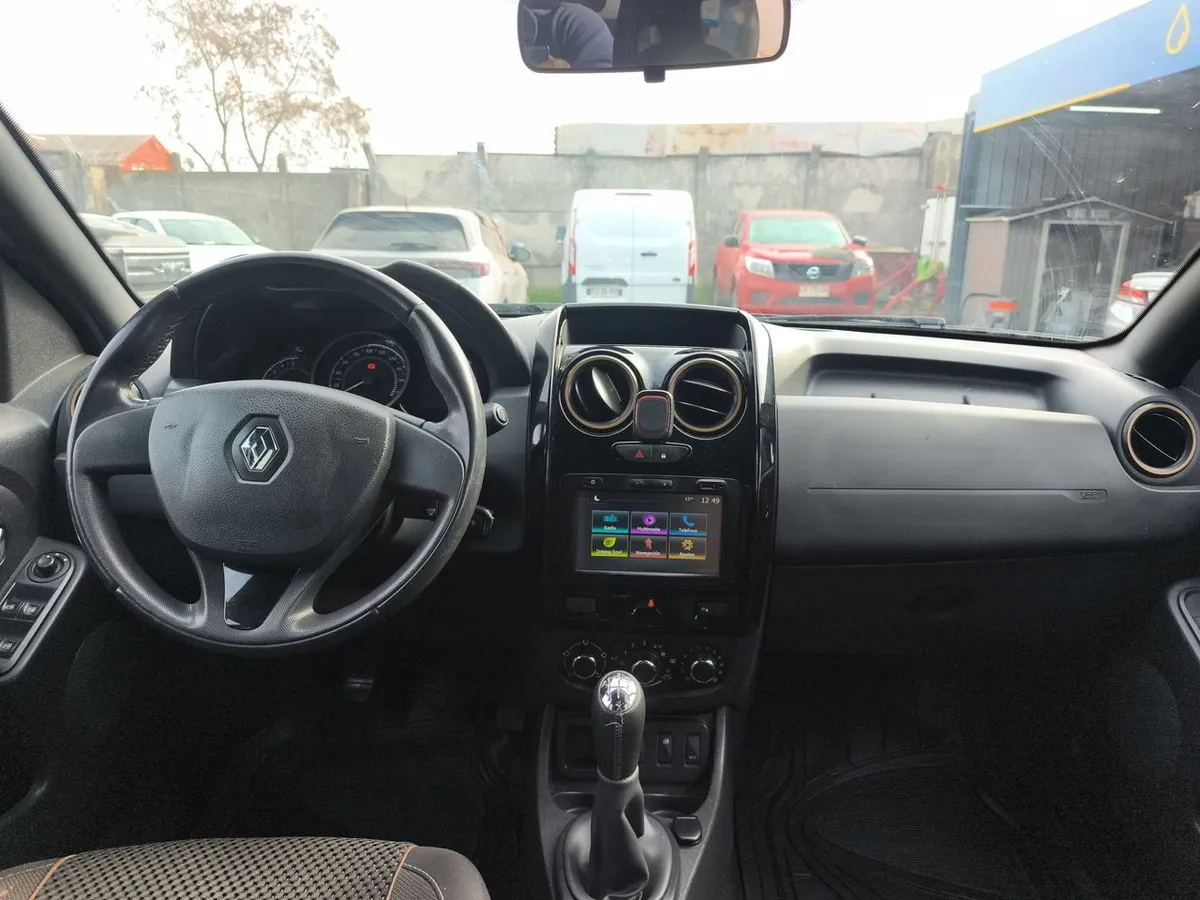 Renault Duster 1.6l Zen 4x2 Kit Outdoor 5mt 5p año 2018