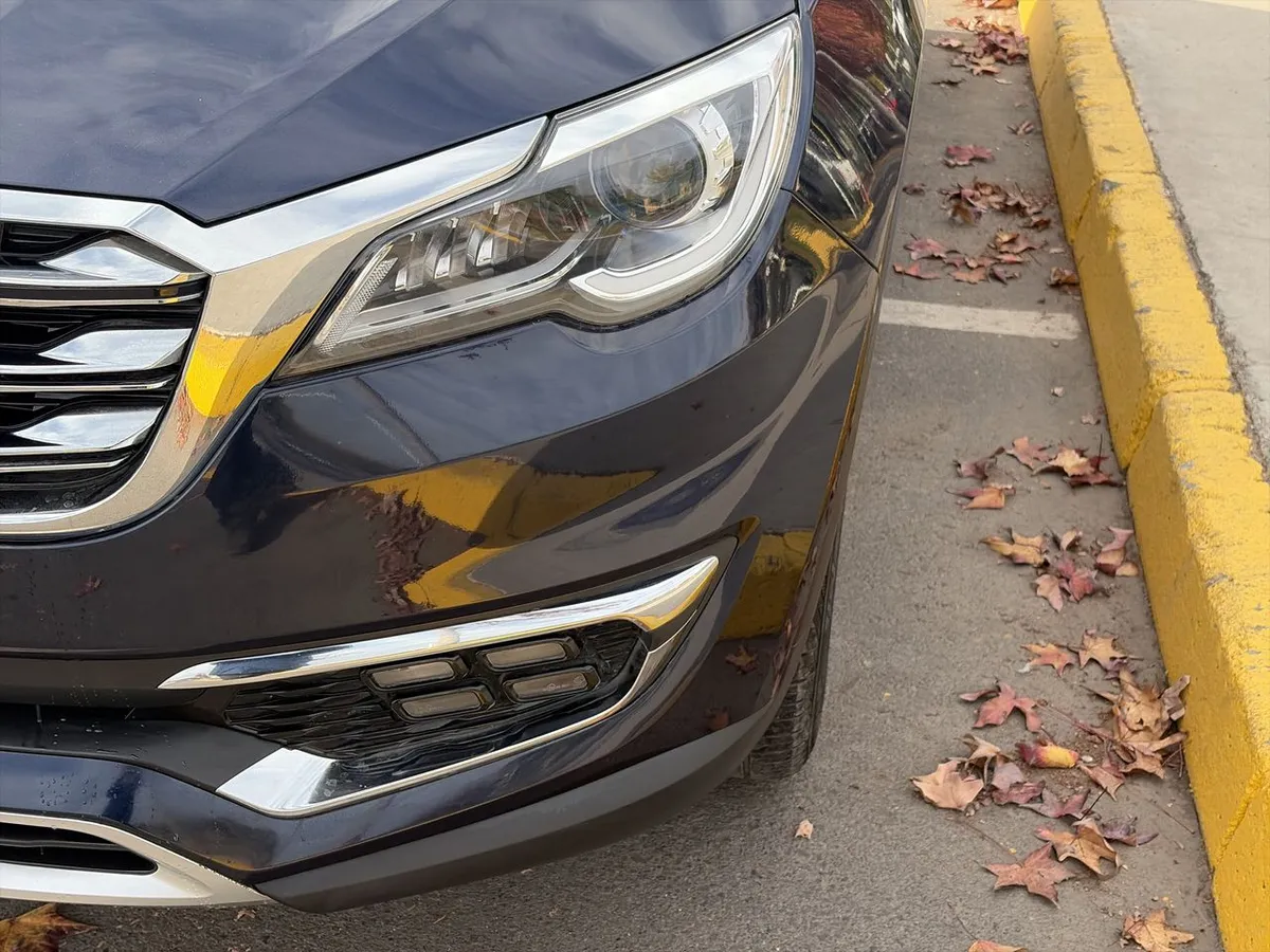 Jetour X70 1.5t Gl 4x2 Mt 5p año 2024