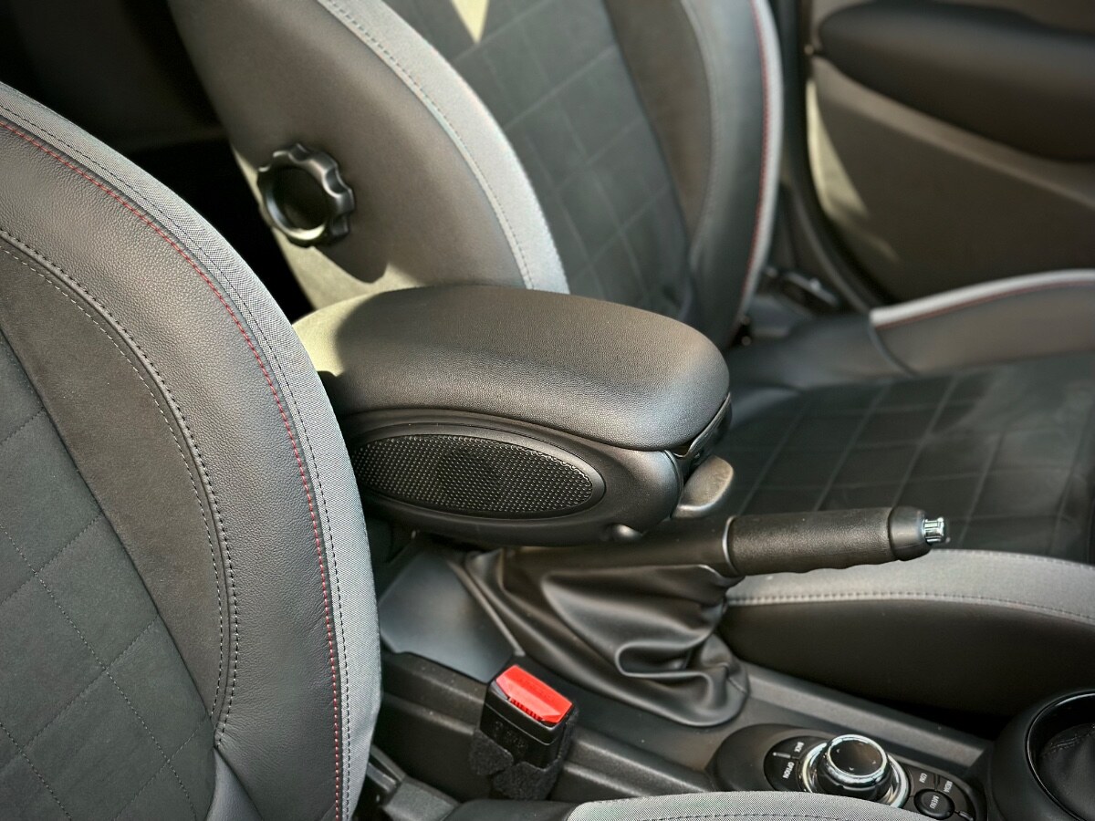 Mini Cooper S Look Jcw año 2023