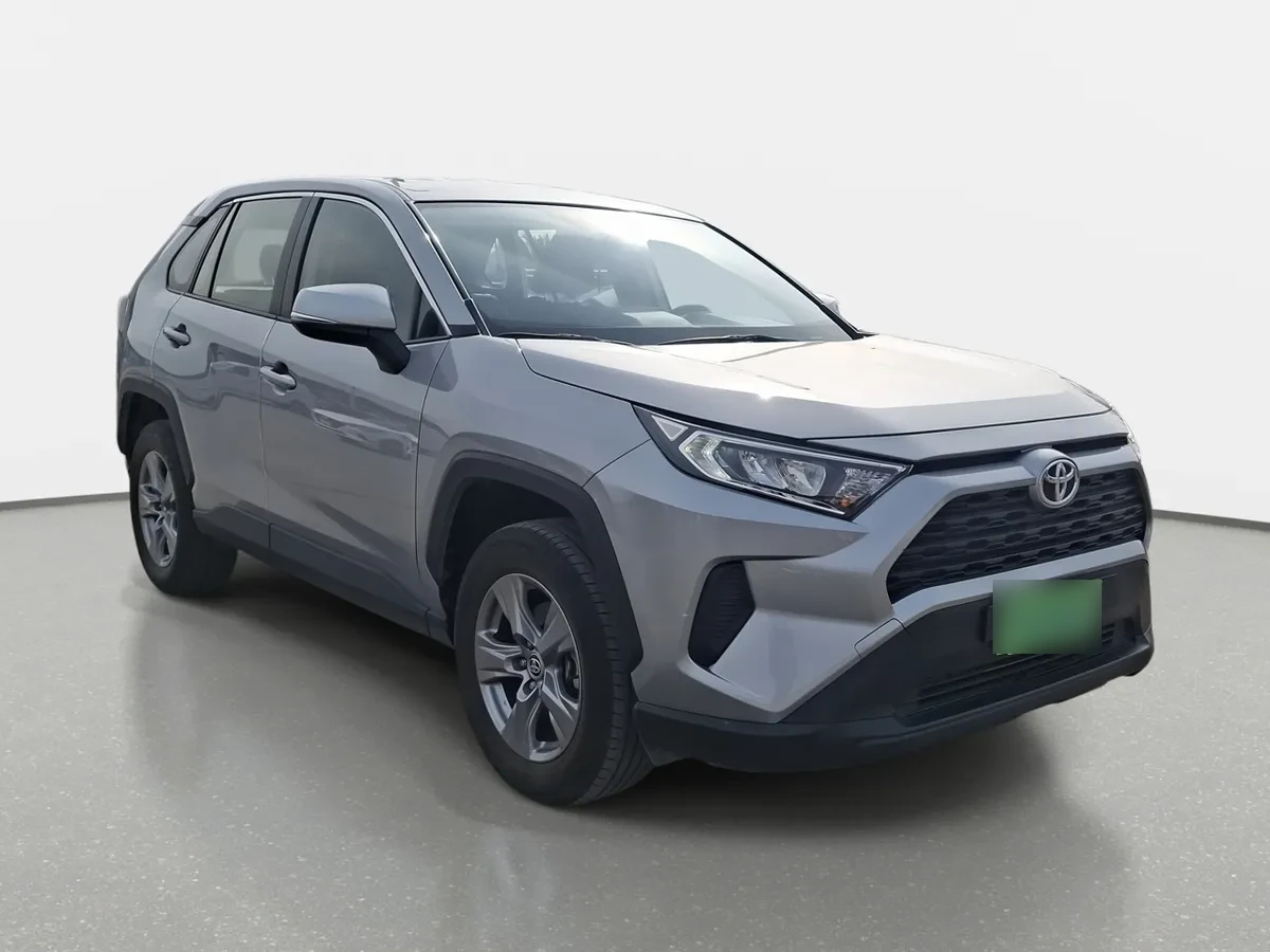 Toyota Rav 4 2.0 Le 4x2 Mt 5p año 2025