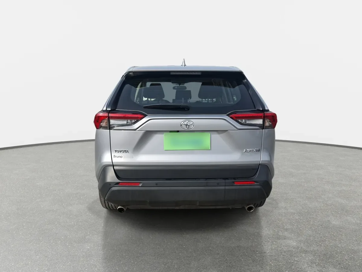 Toyota Rav 4 2.0 Le 4x2 Mt 5p año 2025