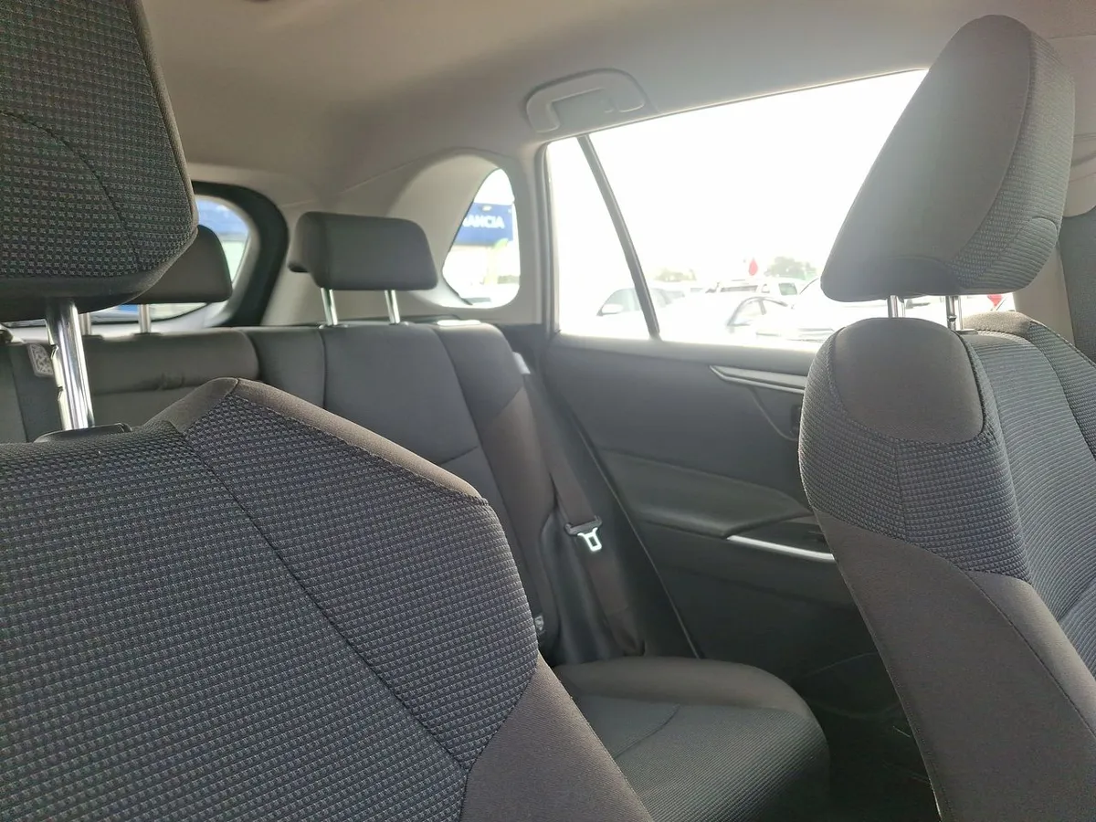 Toyota Rav 4 2.0 Le 4x2 Mt 5p año 2025