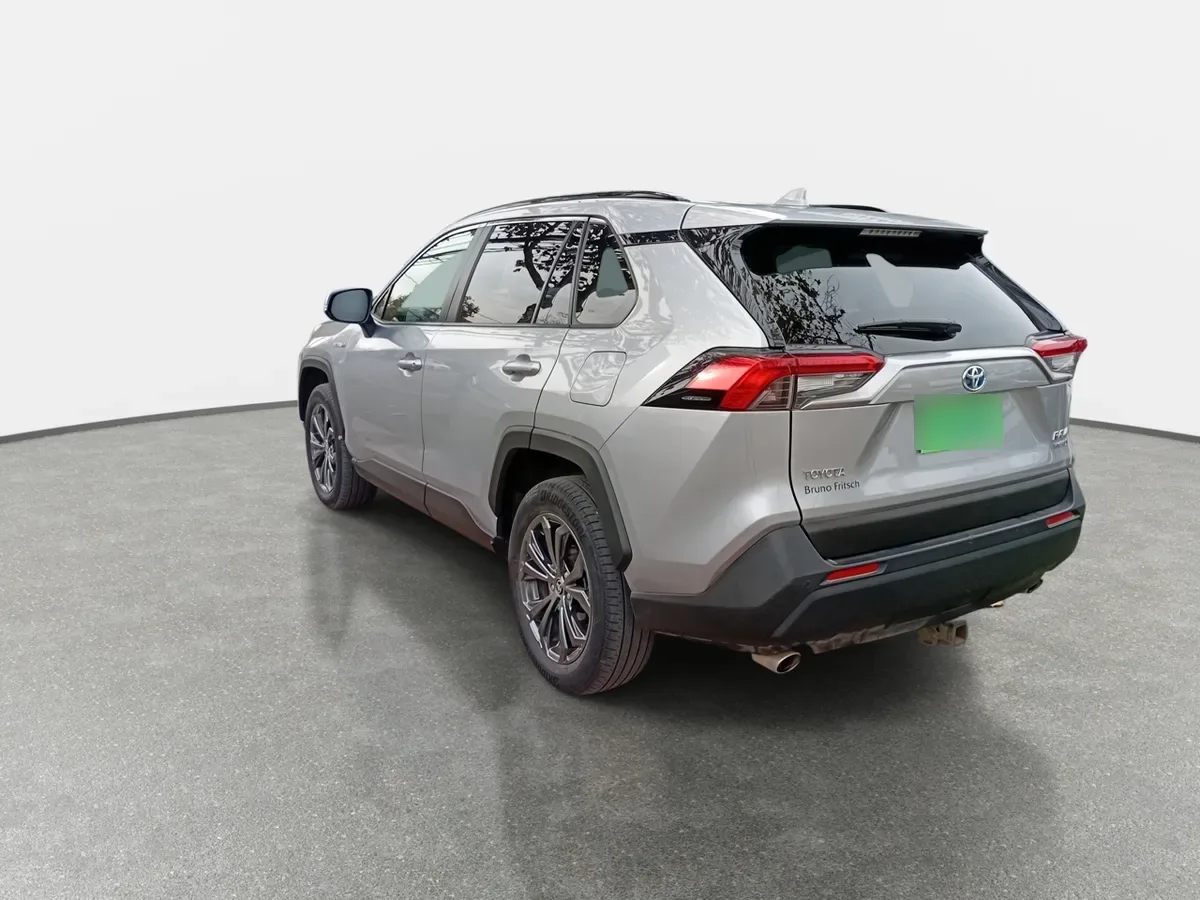 Toyota Rav 4 2.5 Xle Hybrid Hv 4x2 Cvt At 5p año 2023