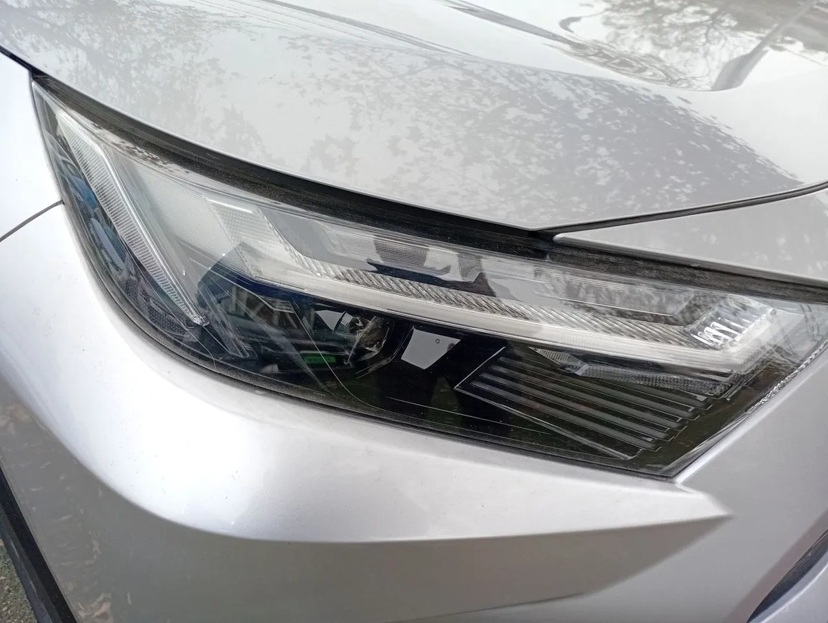 Toyota Rav 4 2.5 Xle Hybrid Hv 4x2 Cvt At 5p año 2023