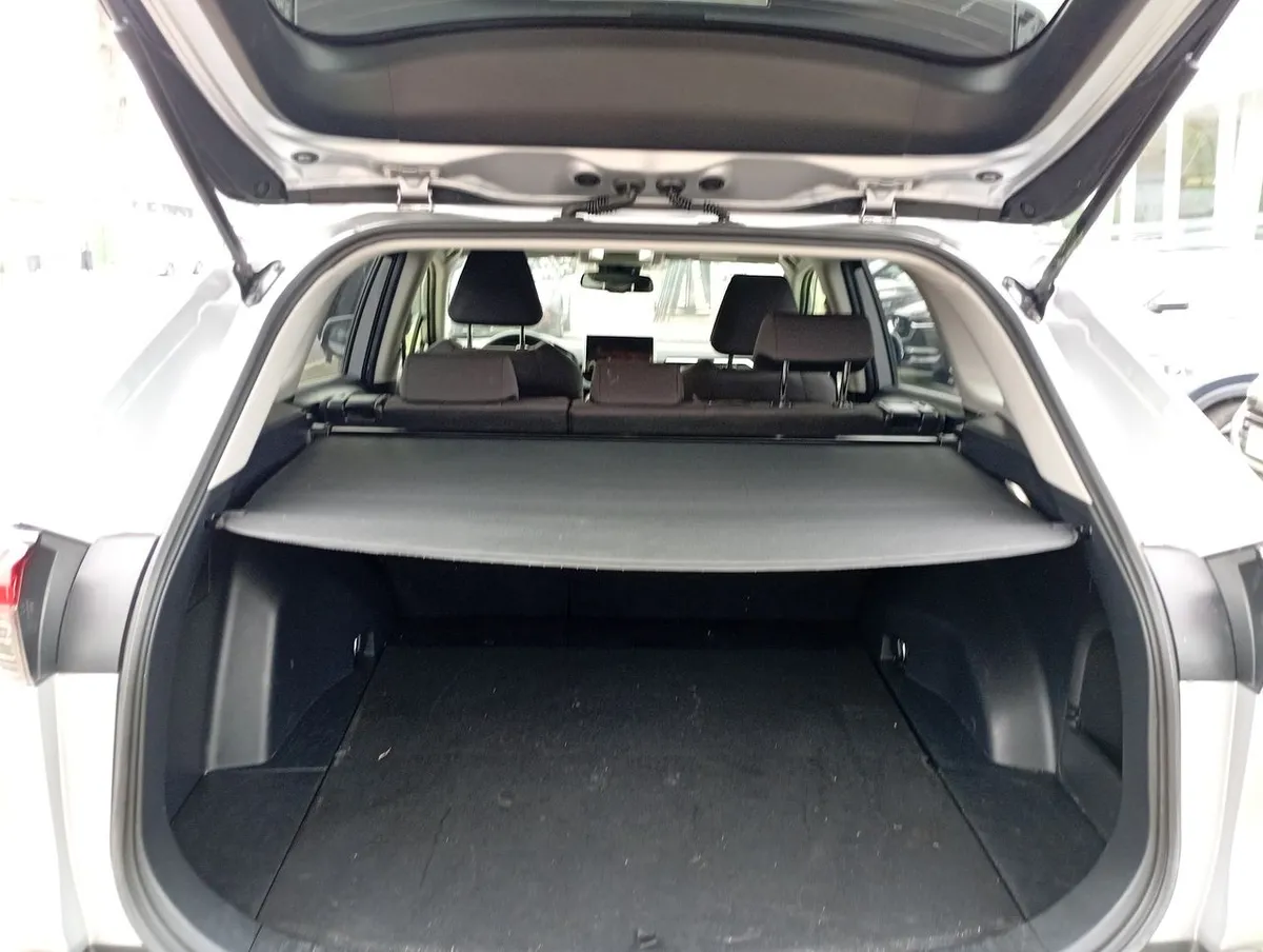 Toyota Rav 4 2.5 Xle Hybrid Hv 4x2 Cvt At 5p año 2023