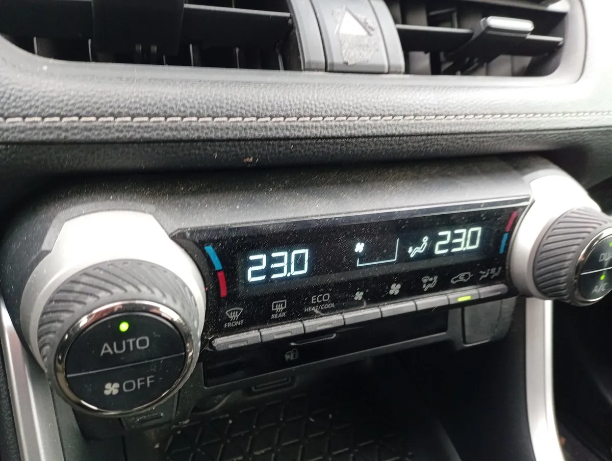 Toyota Rav 4 2.5 Xle Hybrid Hv 4x2 Cvt At 5p año 2023