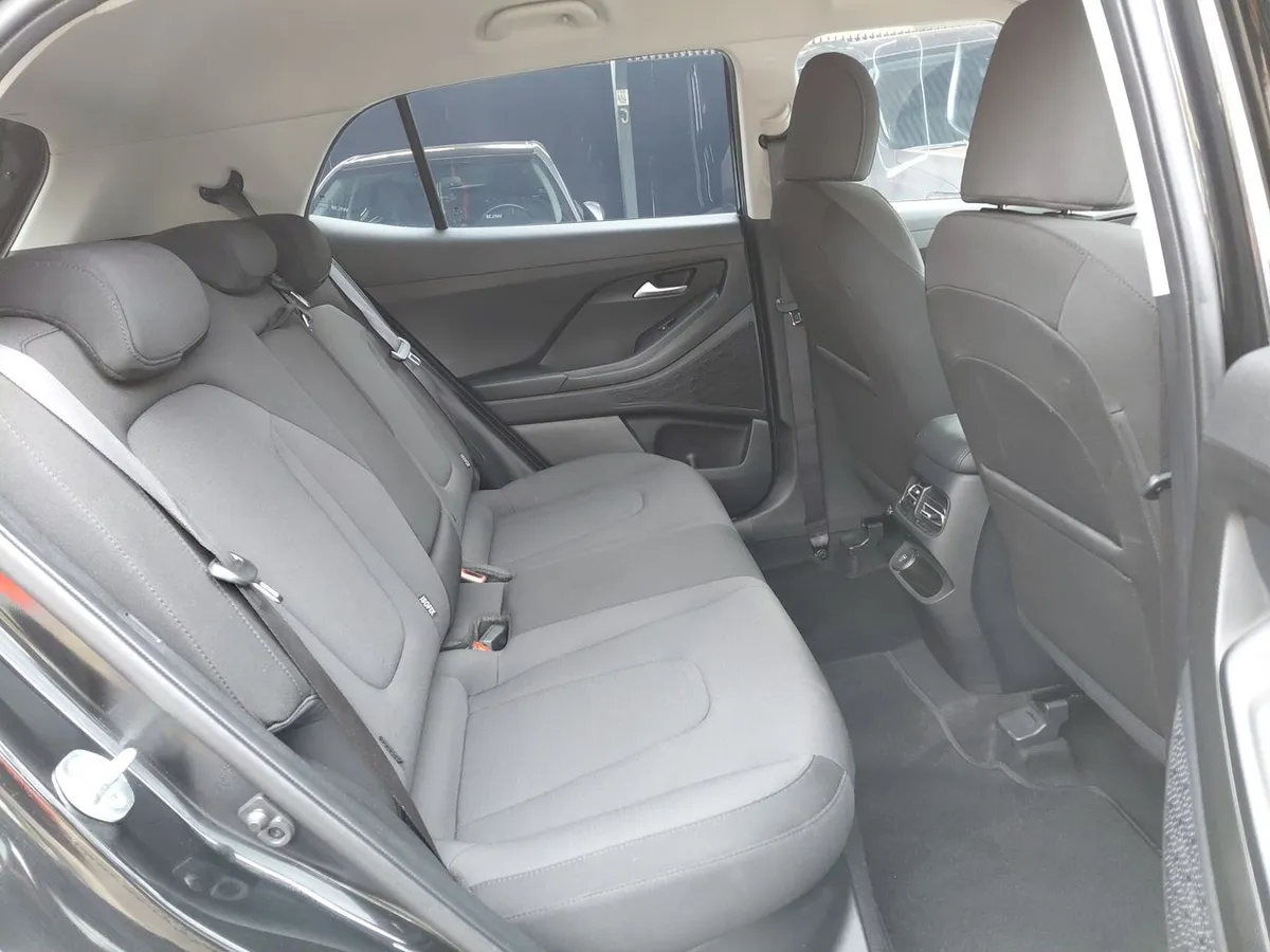 Hyundai Creta 1.5 Design Su2id 4x2 Mt 5p año 2025