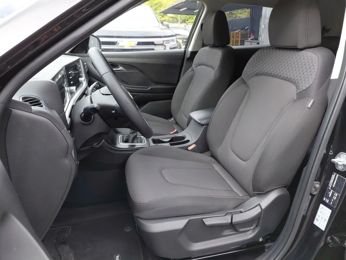 Hyundai Creta 1.5 Design Su2id 4x2 Mt 5p año 2025