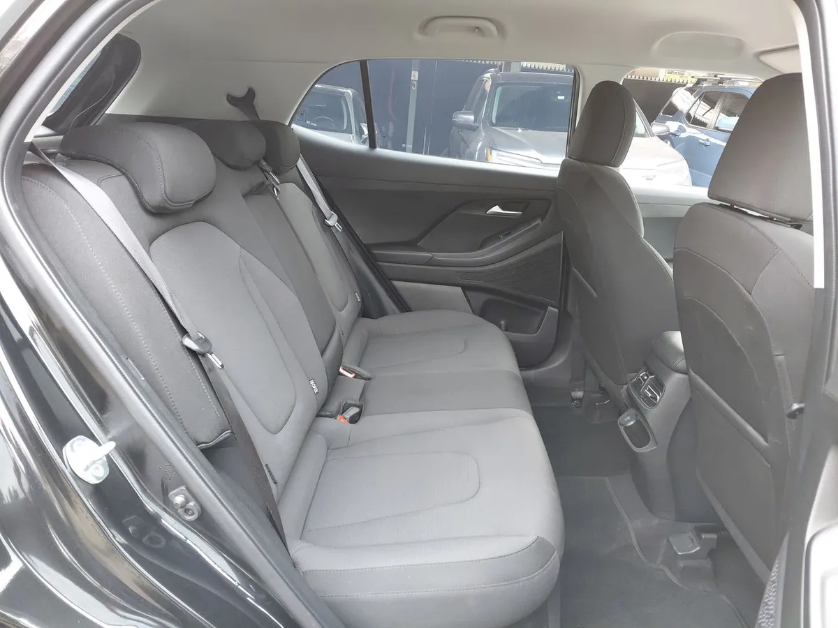 Hyundai Creta 1.5 Design Su2id 4x2 Mt 5p año 2025
