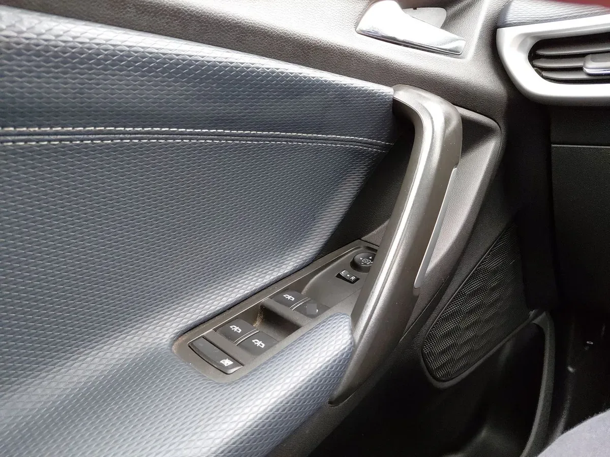 Chevrolet Tracker 1.2t Premier Fwd At 5p año 2023