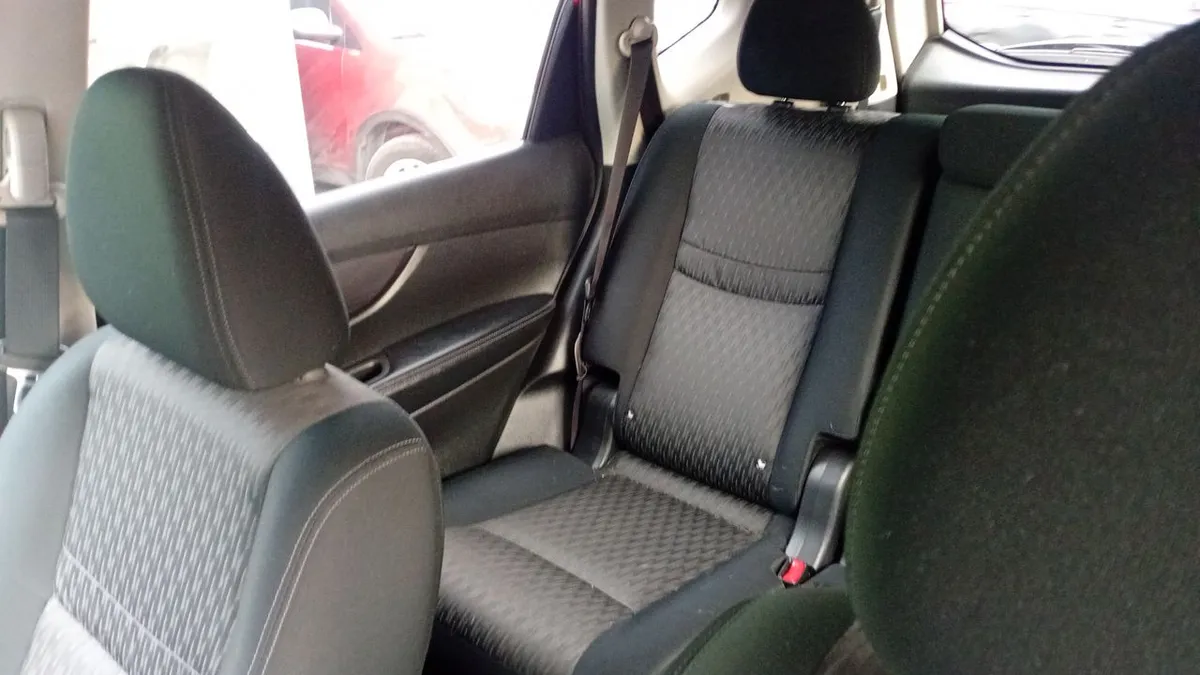 Nissan X-Trail 2.5 Sense Mc 4x2 Cvt At 5p año 2022
