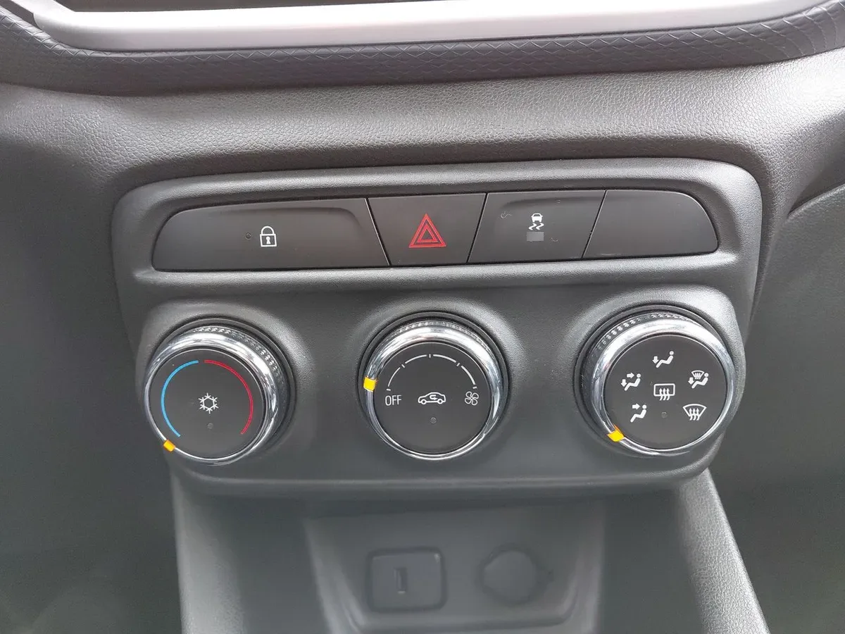 Chevrolet Tracker 1.2t Premier Fwd At 5p año 2023