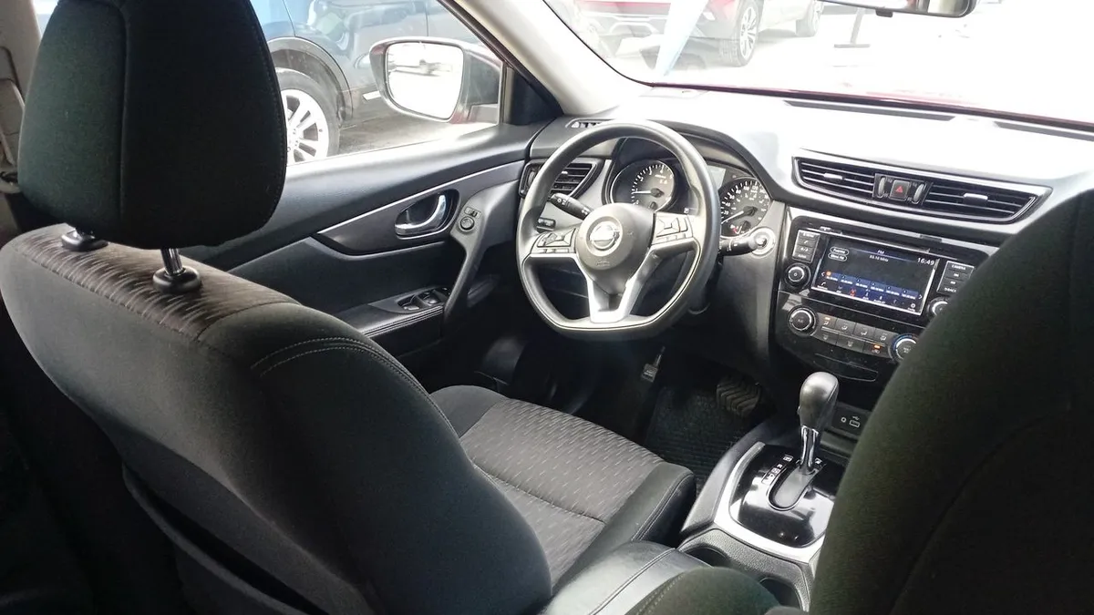 Nissan X-Trail 2.5 Sense Mc 4x2 Cvt At 5p año 2022