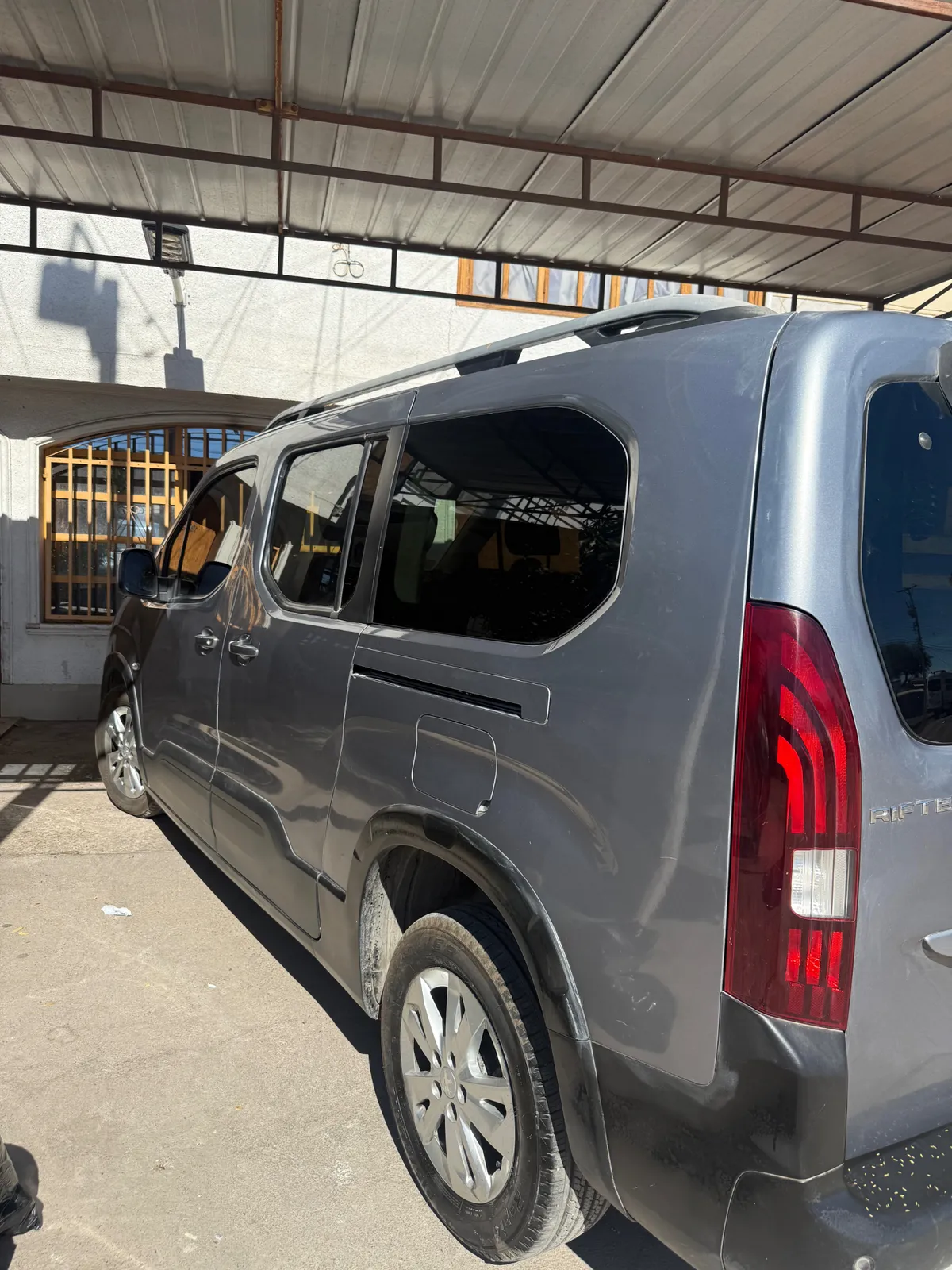 PEUGEOT RIFTER 1.5 Allure Bluehdi 130 At Diesel año 2020