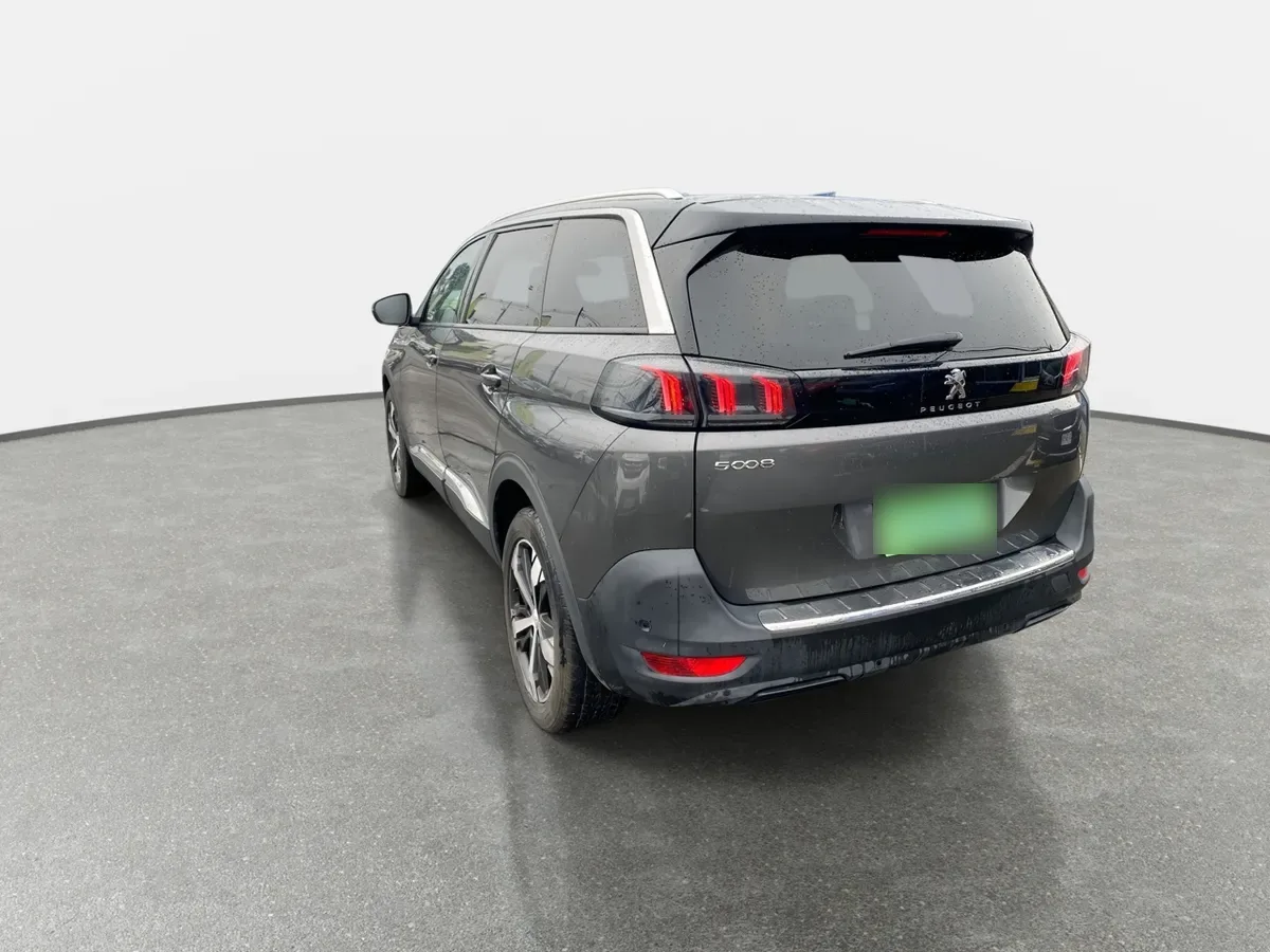 Peugeot 5008 1.5 Allure Pack Bluehdi 130 4x2 Eat8 5p año 2024