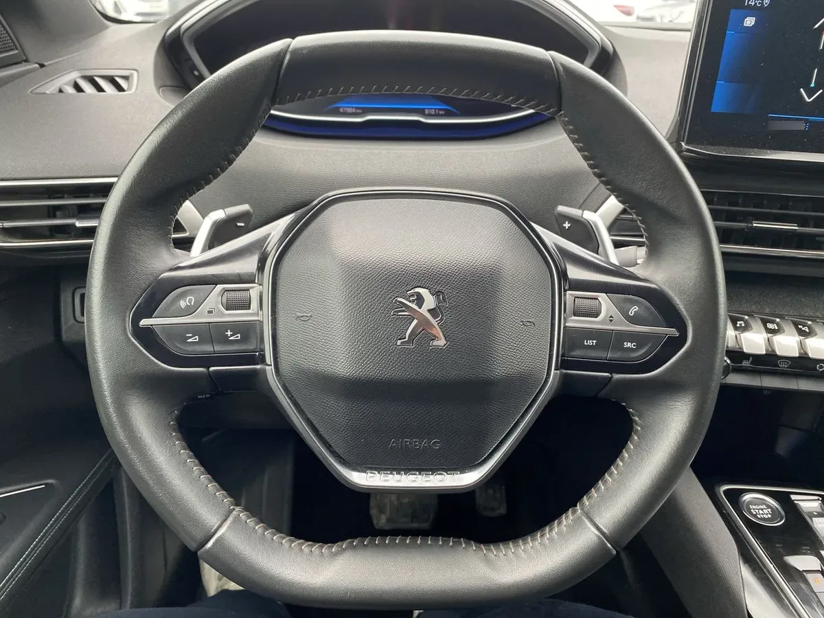 Peugeot 5008 1.5 Allure Pack Bluehdi 130 4x2 Eat8 5p año 2024