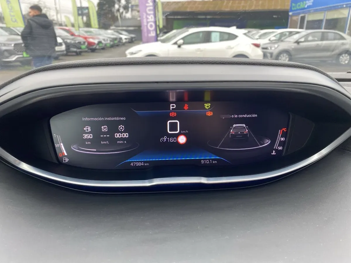Peugeot 5008 1.5 Allure Pack Bluehdi 130 4x2 Eat8 5p año 2024