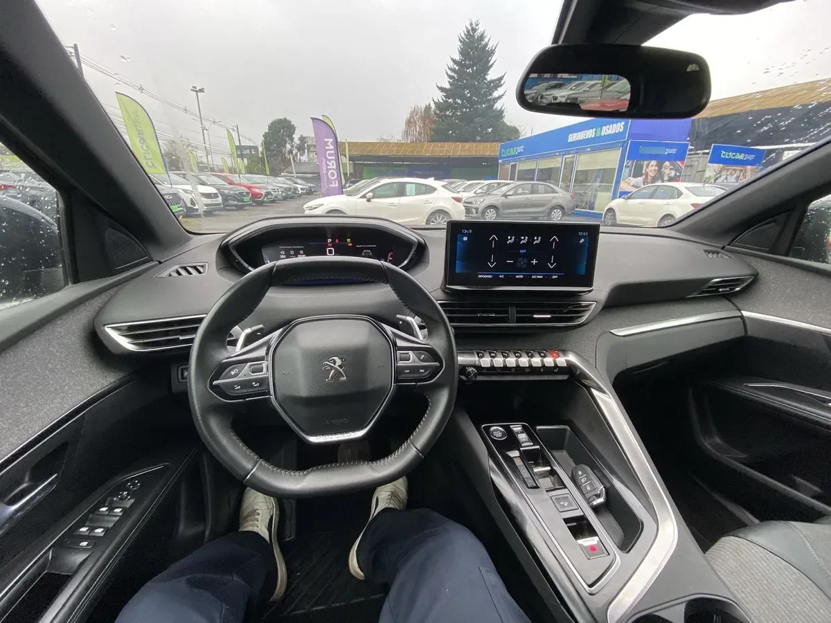 Peugeot 5008 1.5 Allure Pack Bluehdi 130 4x2 Eat8 5p año 2024