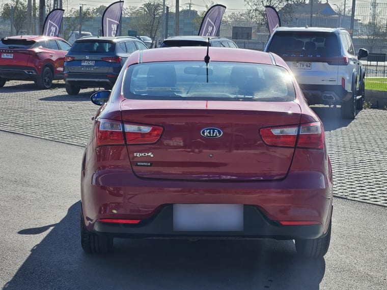 Kia Rio 4 Ex Mt 1.4 año 2015