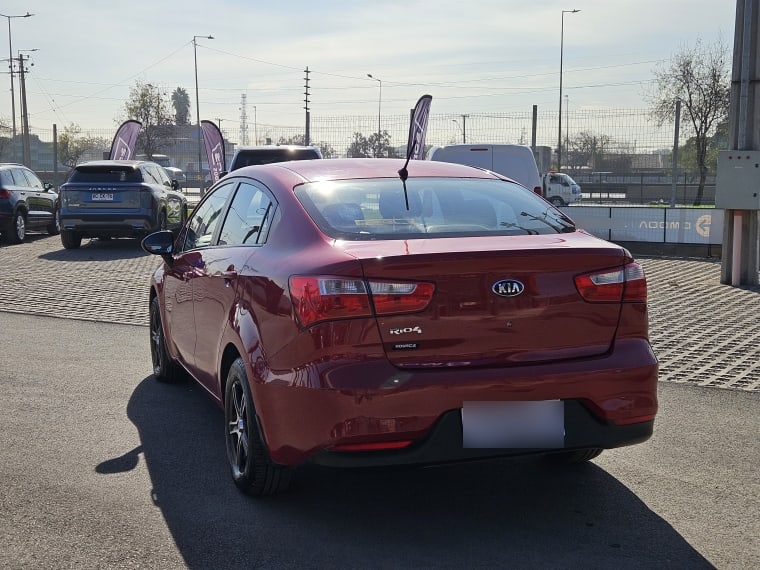 Kia Rio 4 Ex Mt 1.4 año 2015