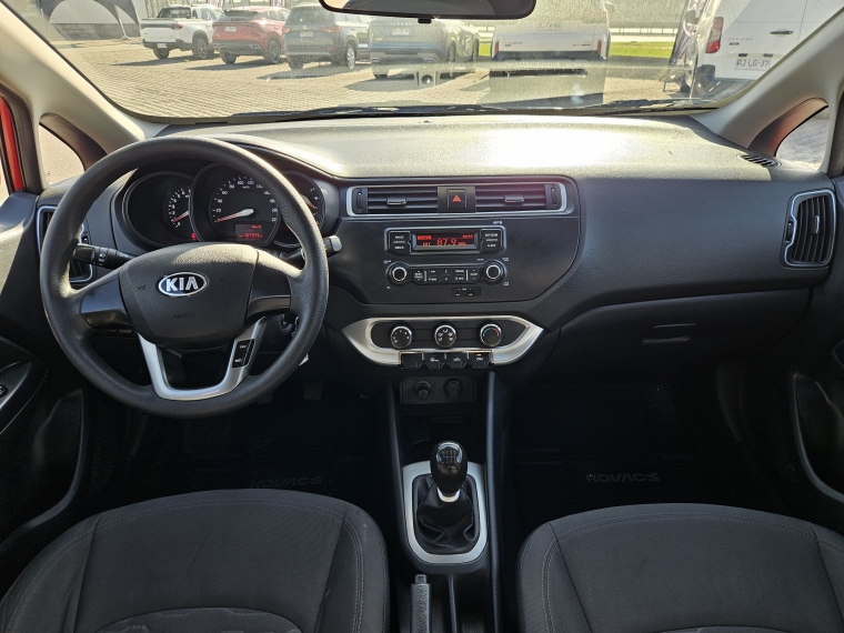 Kia Rio 4 Ex Mt 1.4 año 2015