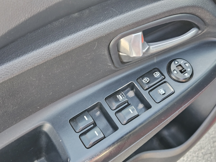 Kia Rio 4 Ex Mt 1.4 año 2015