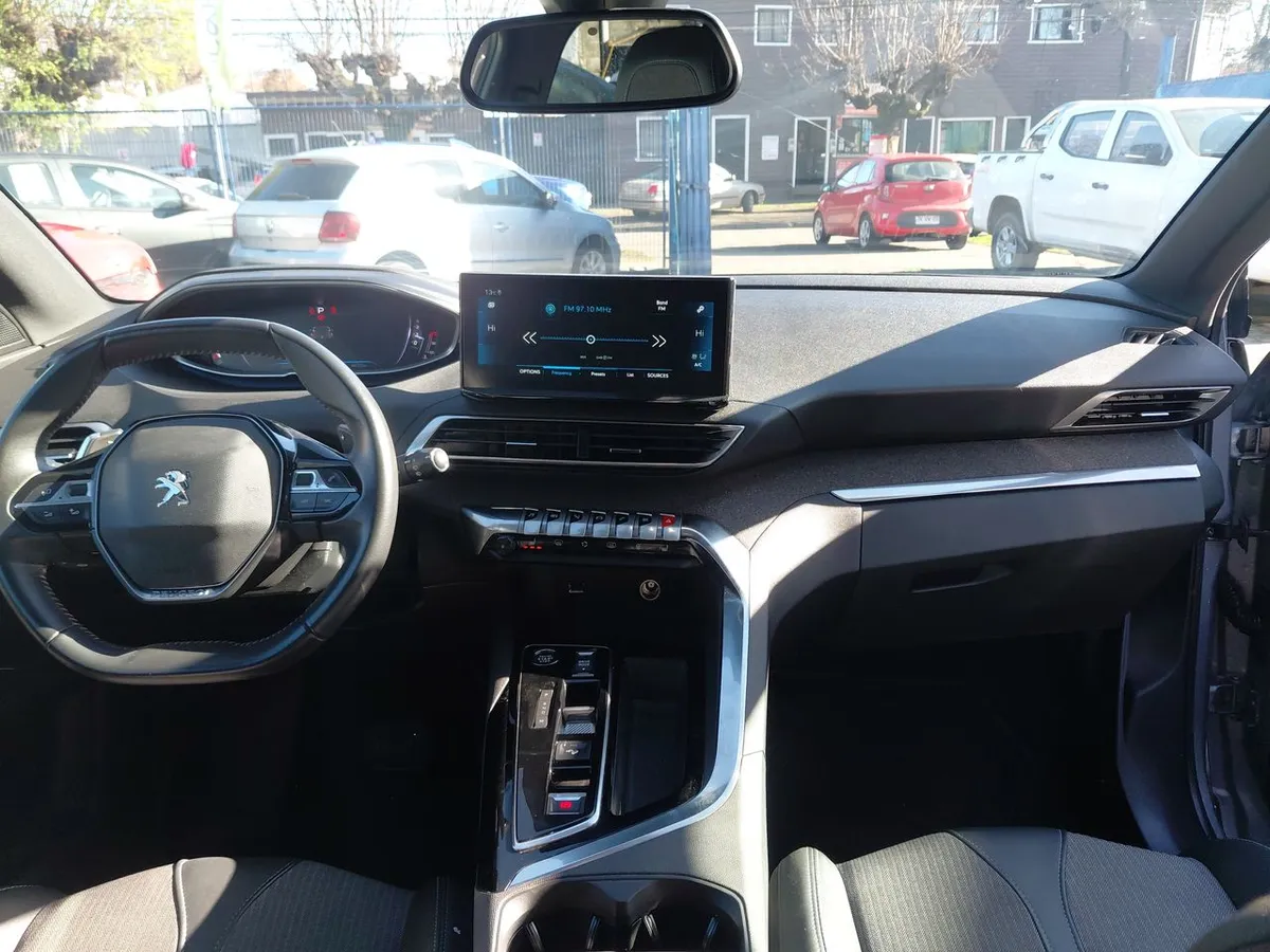 Peugeot 3008 1.5 Allure Pack Bluehdi 130 4x2 Eat8 5p año 2024