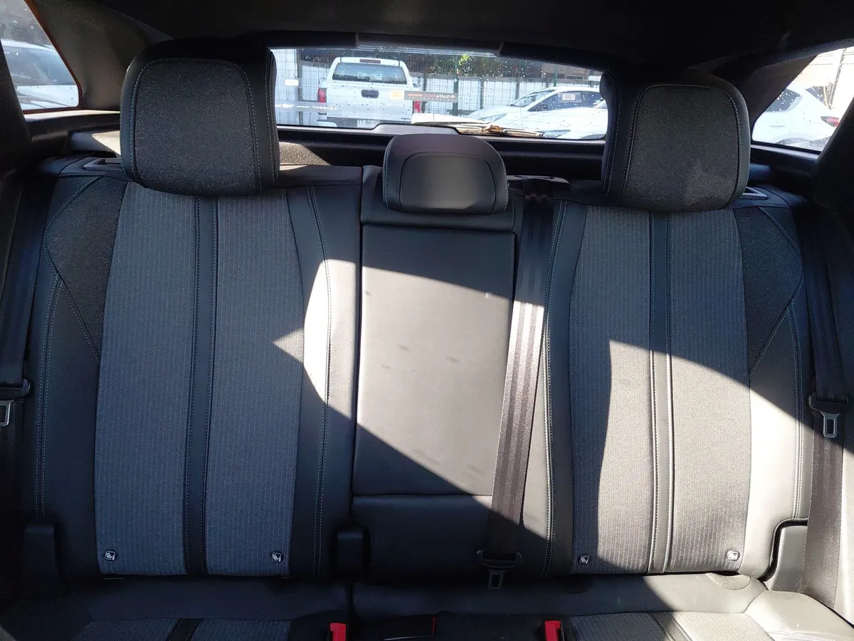 Peugeot 3008 1.5 Allure Pack Bluehdi 130 4x2 Eat8 5p año 2024